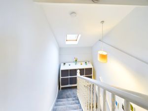 TOP FLOOR HALF LANDING- click for photo gallery